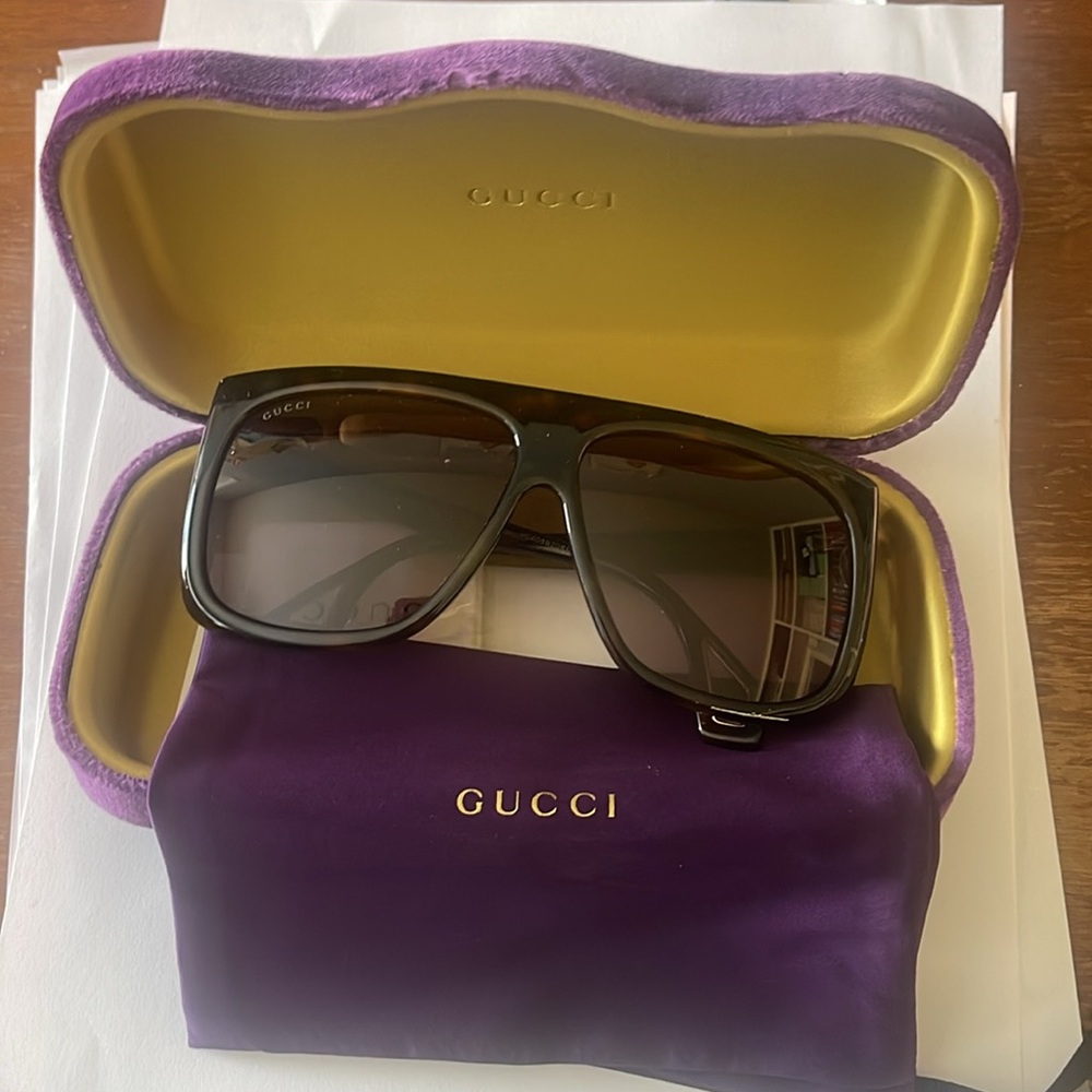 Gucci Unisex Aviator Sunglasses. - Picture 5 of 6